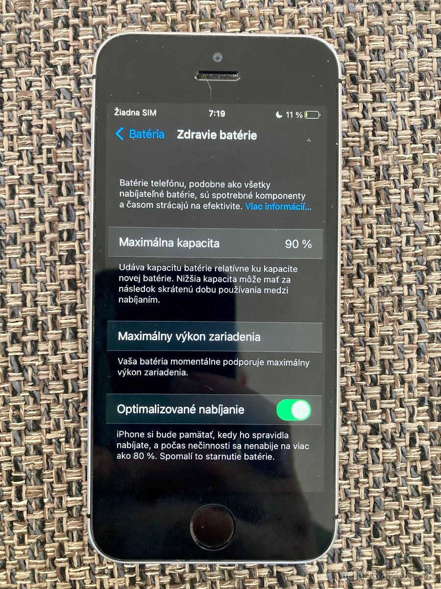 iPhone SE prvej generacie - 4