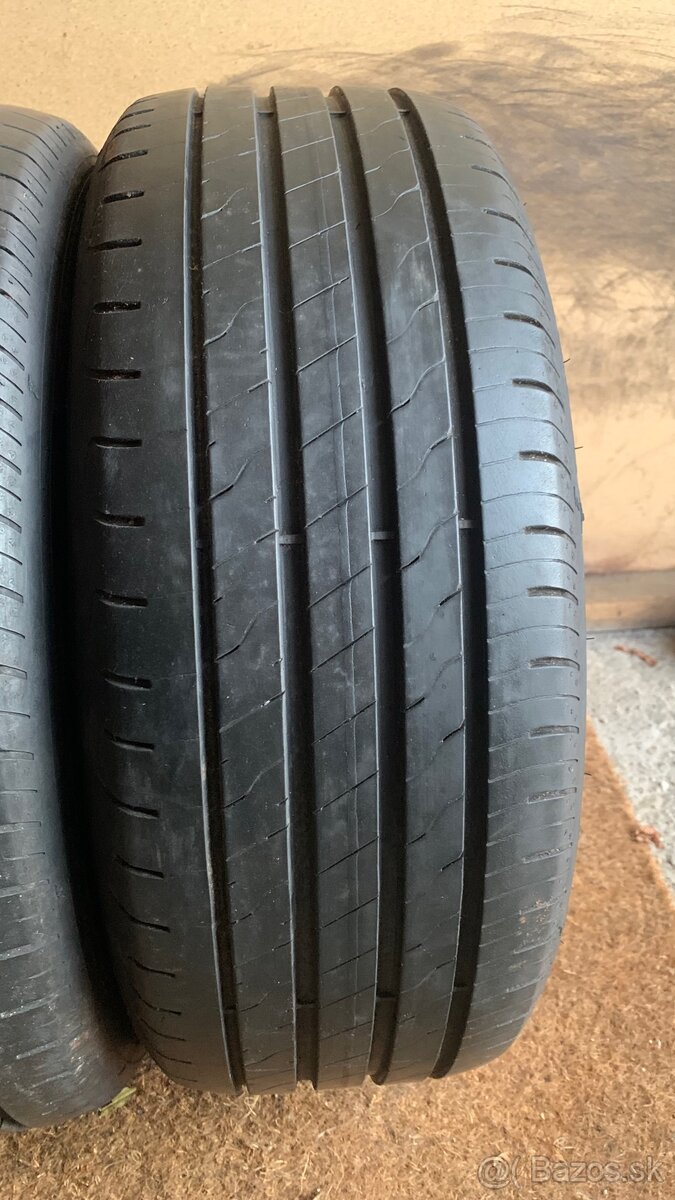 215/55 r17 Good Year letne - 4