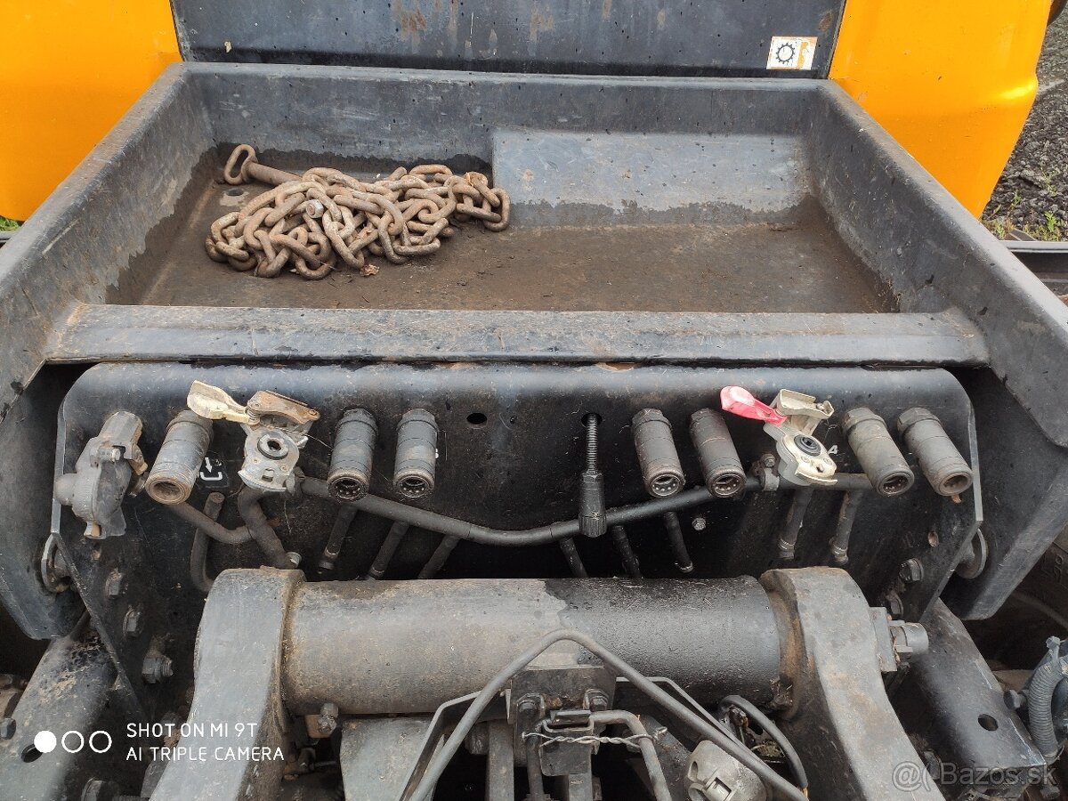 JCB - 4