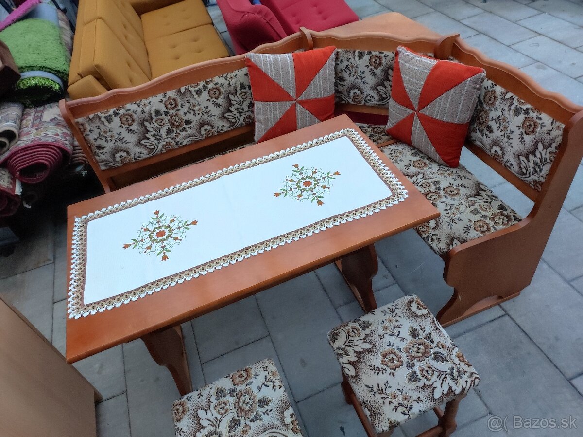 Jedálenský stôl - 4