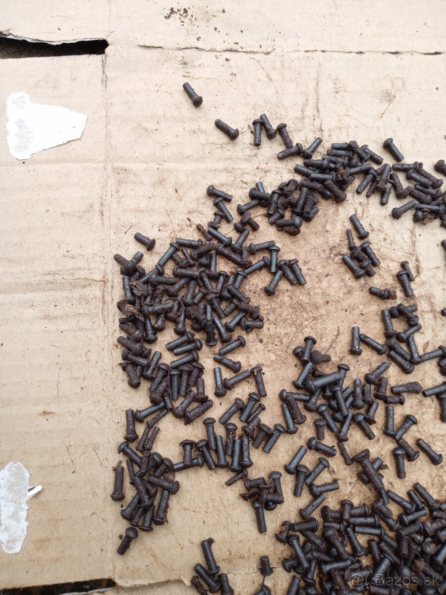 Staré nity kluce - 4