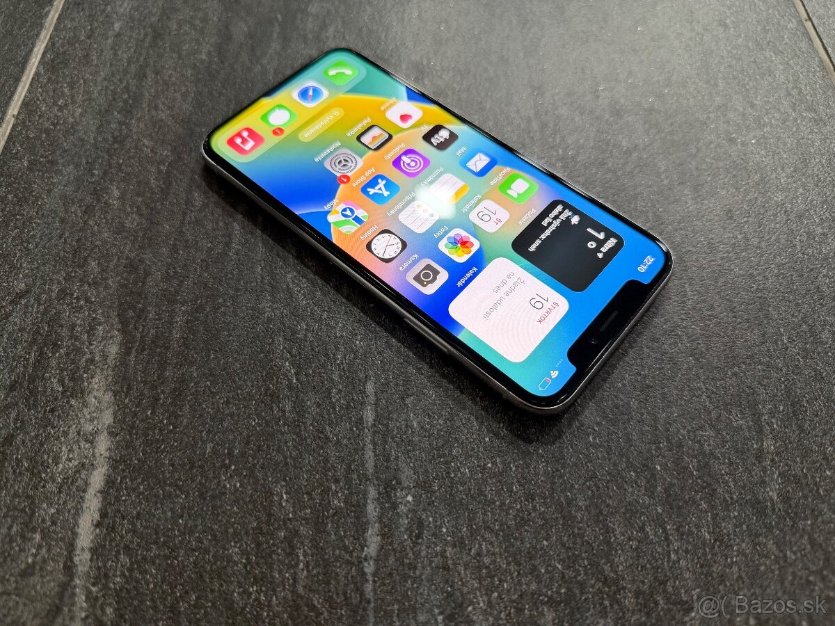 Apple iPhone X 64 GB v striebornej farbe Silver - 4