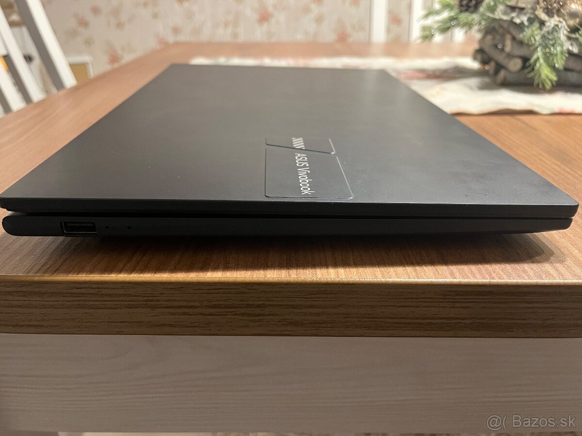 ASUS Vivobook i5 / 16 GB RAM / SSD / Windows 1 - 4