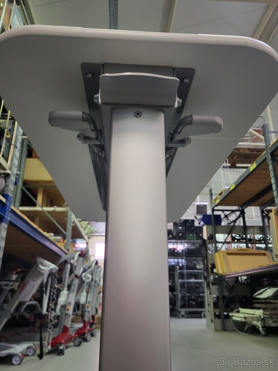 Ošetrovateľský stolík - 4