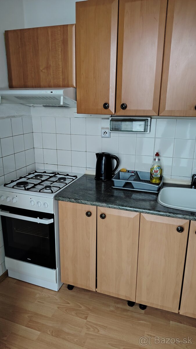 Prenajmem väčší 2-izbový komplet zariadený byt - 4