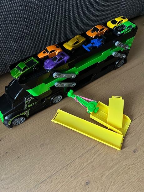 Teamsterz launcher, kamion s autickami - 4