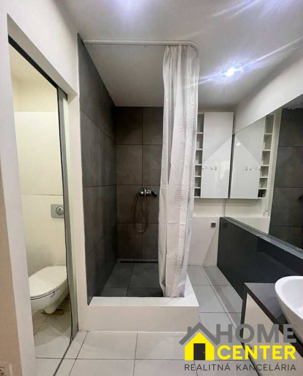 PREDAJ : 3 IZBOVÝ BYT, GEN.KLAPKU, KOMÁRNO - 4