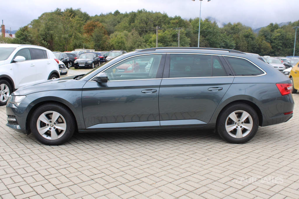 Škoda Superb Combi 2,0 TDi DSG 90 kW - 4