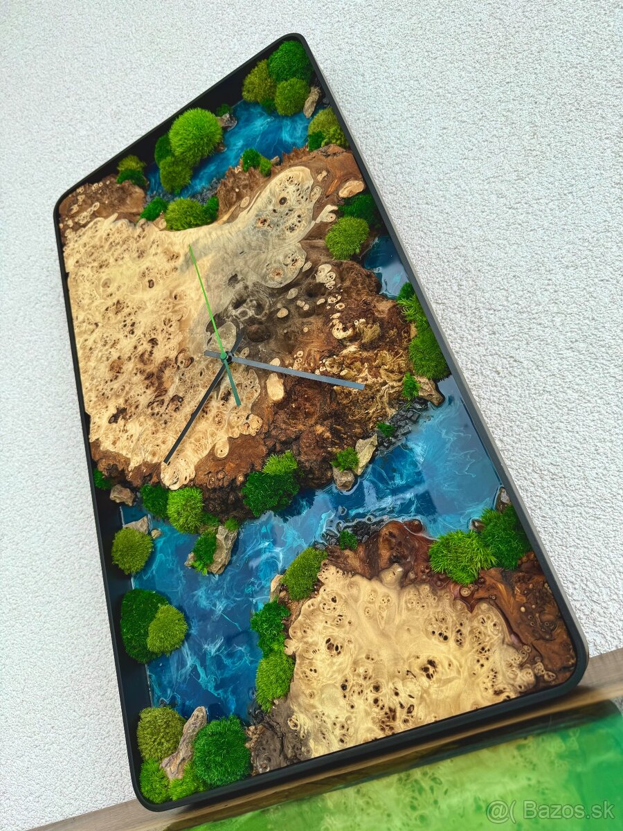 Machove hodiny s drevom a epoxidom 65x35cm - 4