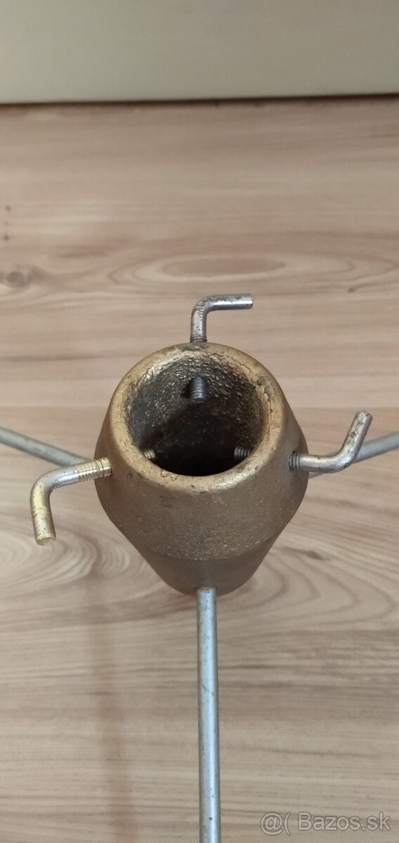 Retro liatinové stojany pre vianočný stromček - 4