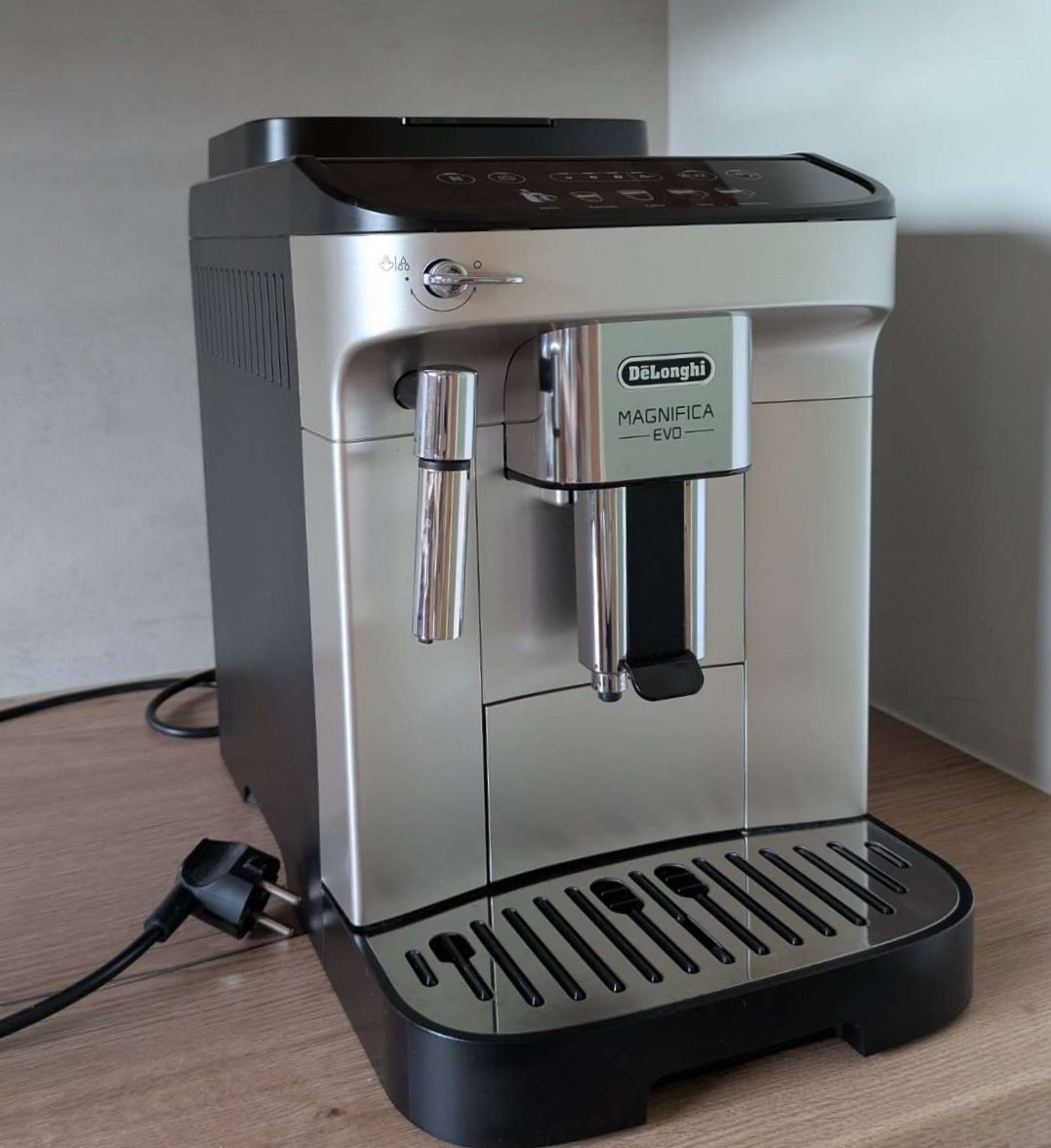 Automatický kávovar DeLonghi Magnifica Evo. - 4