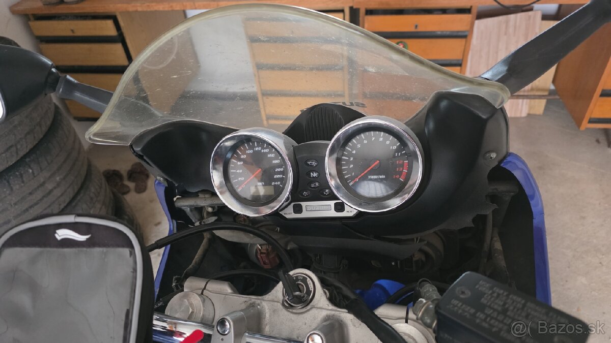 Suzuki bandit 600 - 4