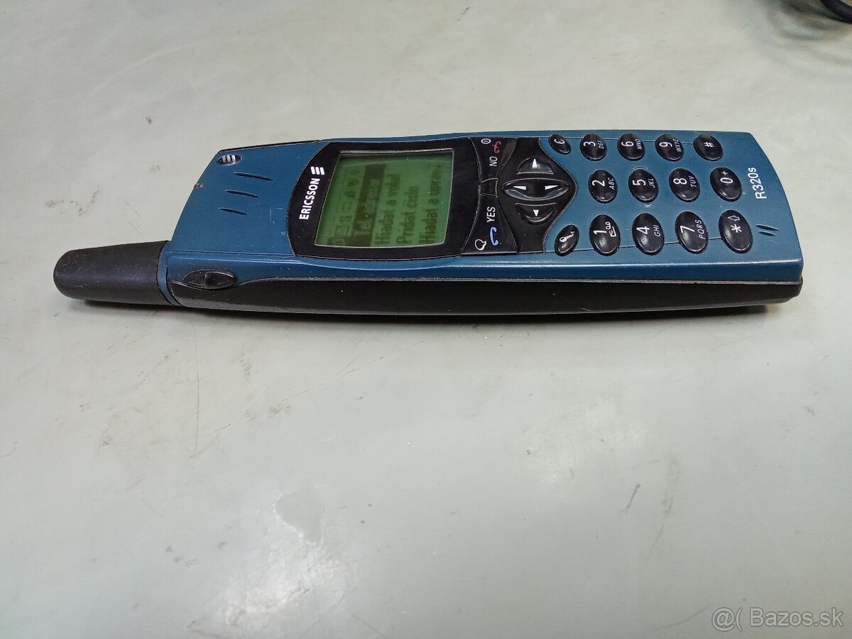Ericsson R320s - 4