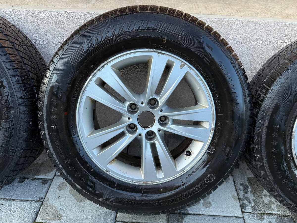 KIA Sportage 215/70 R16 - 4