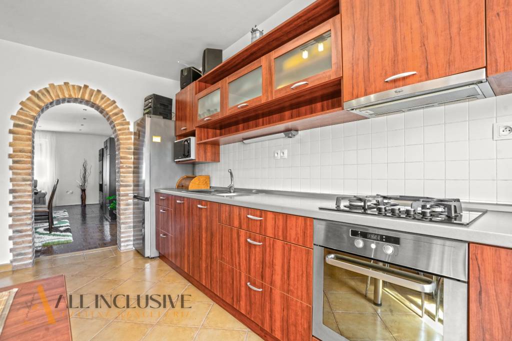 ALL INCLUSIVE | NA PREDAJ 5-IZBOVÝ RODINNÝ DOM, OHRADY - 4