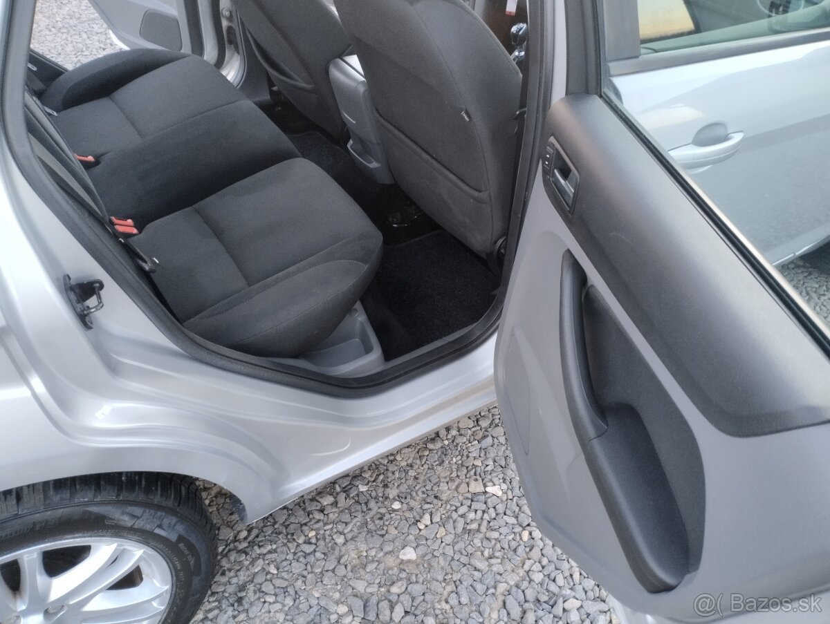 Predám Ford FOCUS combi - 4