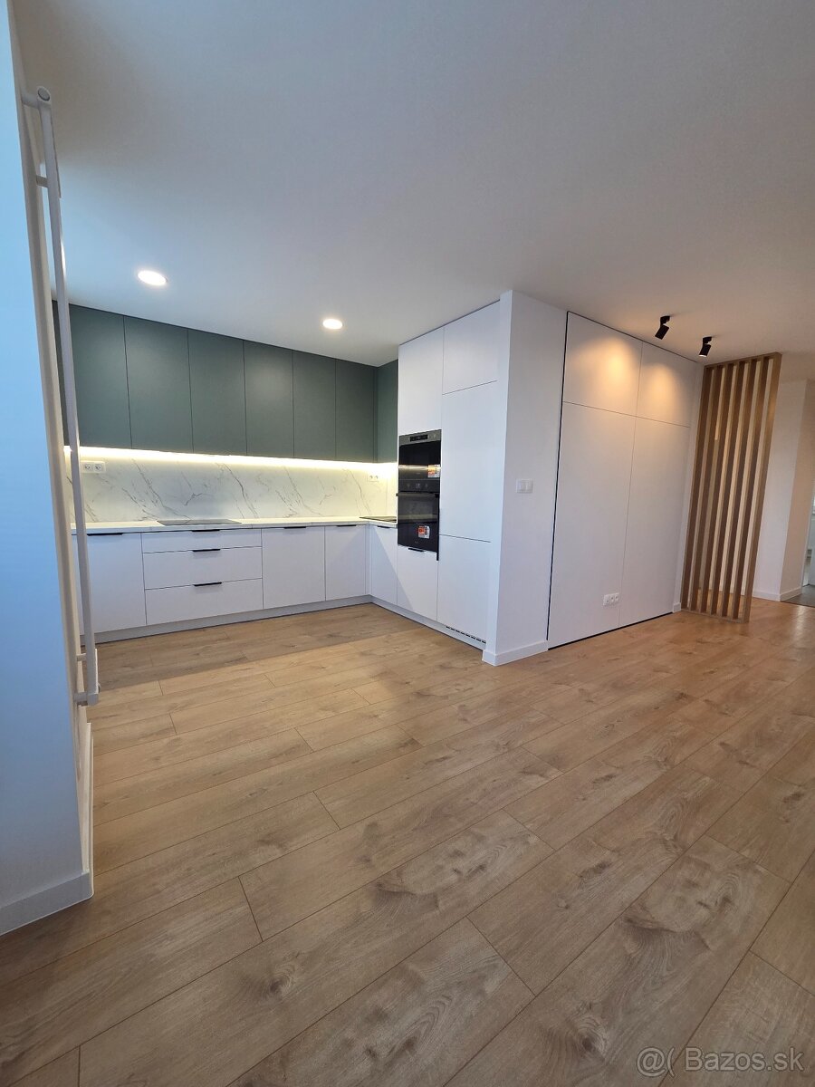 3iz. byt PREDAJ, MICHALOVSKÁ ul., TOP POLOHA - 4