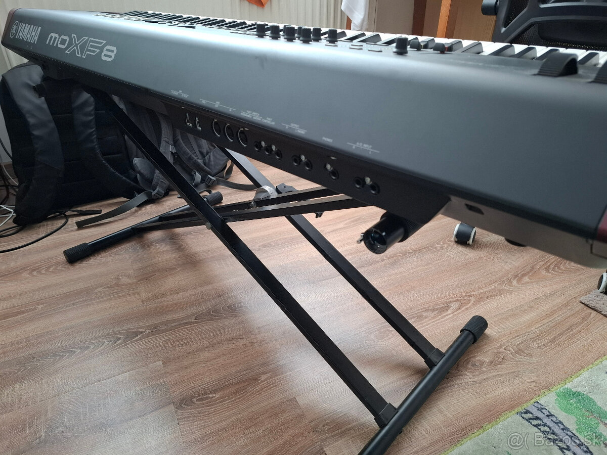 Yamaha MOXF8 + kufor - 4