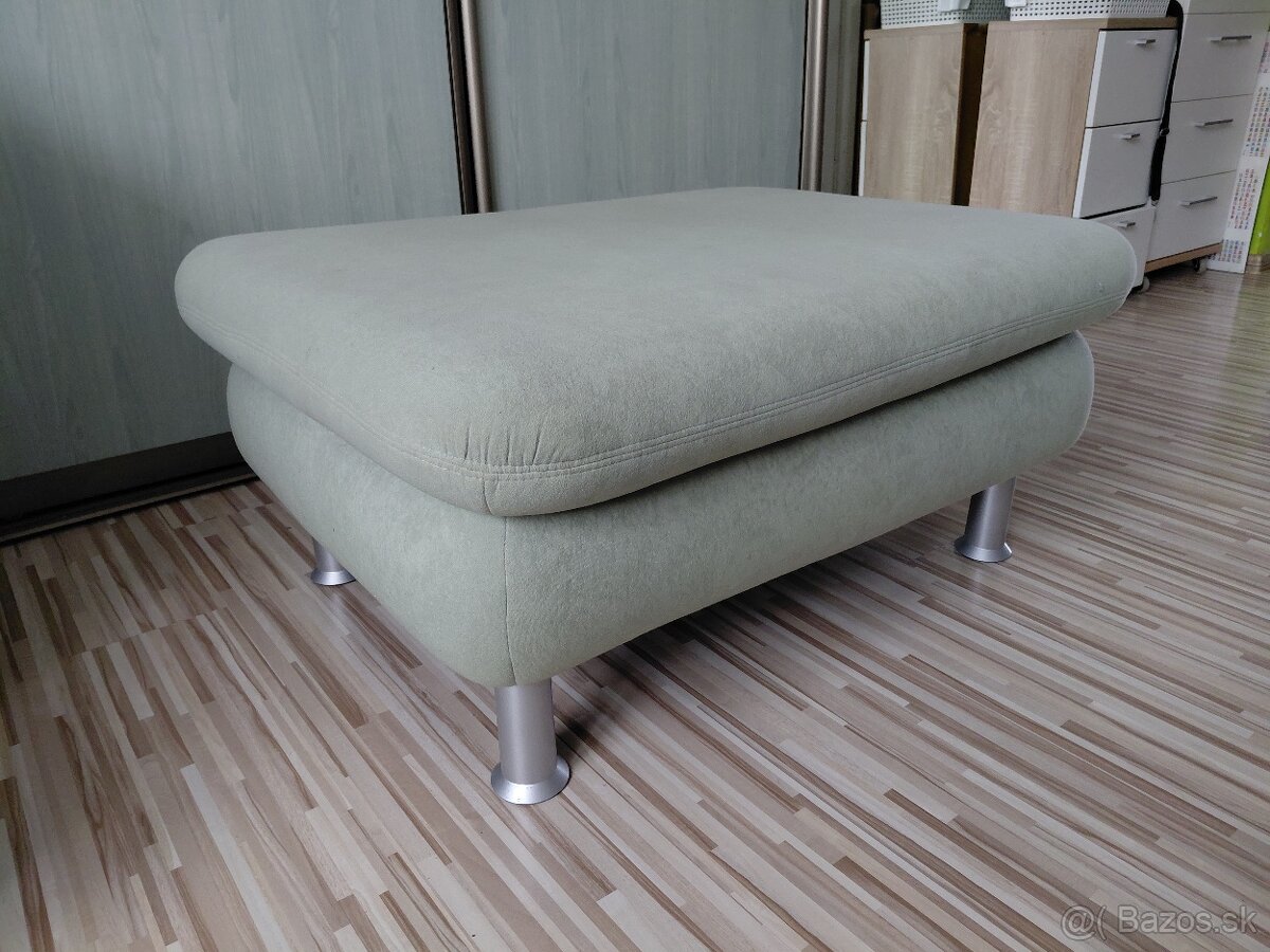 Rozne stoly a stolicky 3. - 4