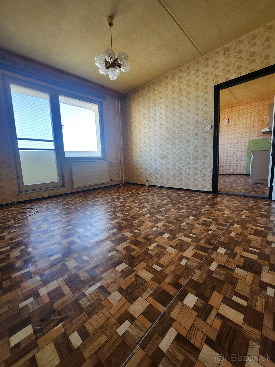 VÝBORNÁ PONUKA - 1 izbový byt Klokočina, balkón, 36 m2 - 4