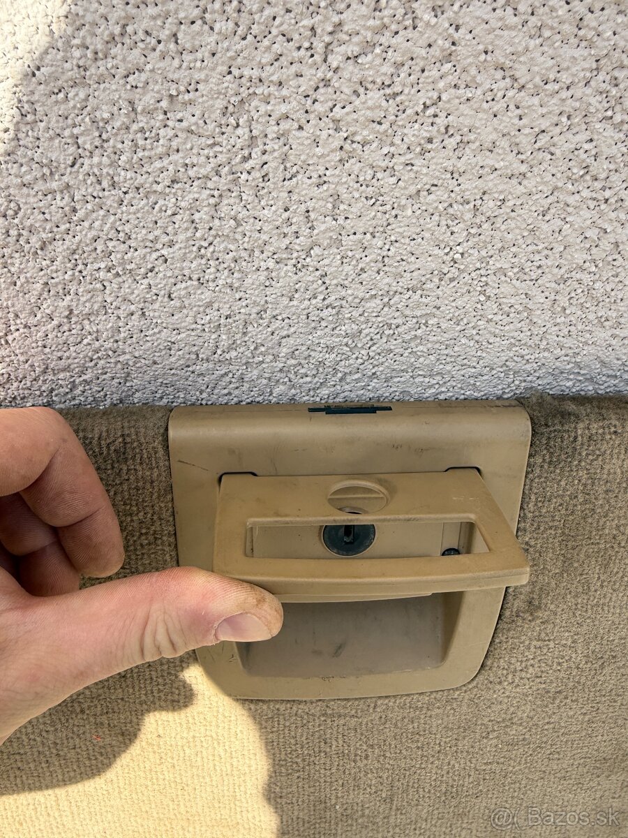 Predam plato, kryt rezervy, BMW F11 - 4