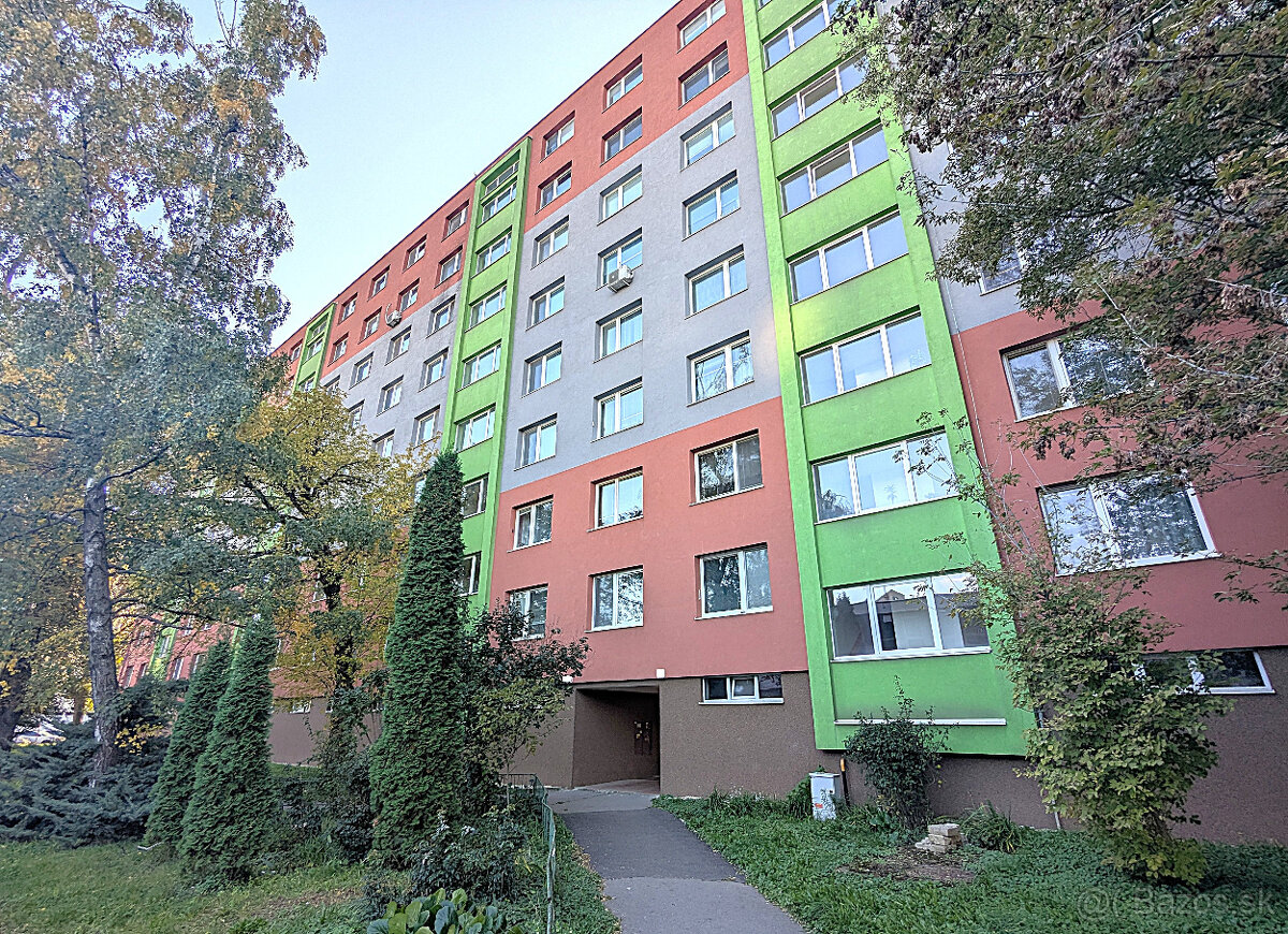 Zaujímavý 3 izb. Humenská (Terasa), OV, LO, 6.p., PS - 4