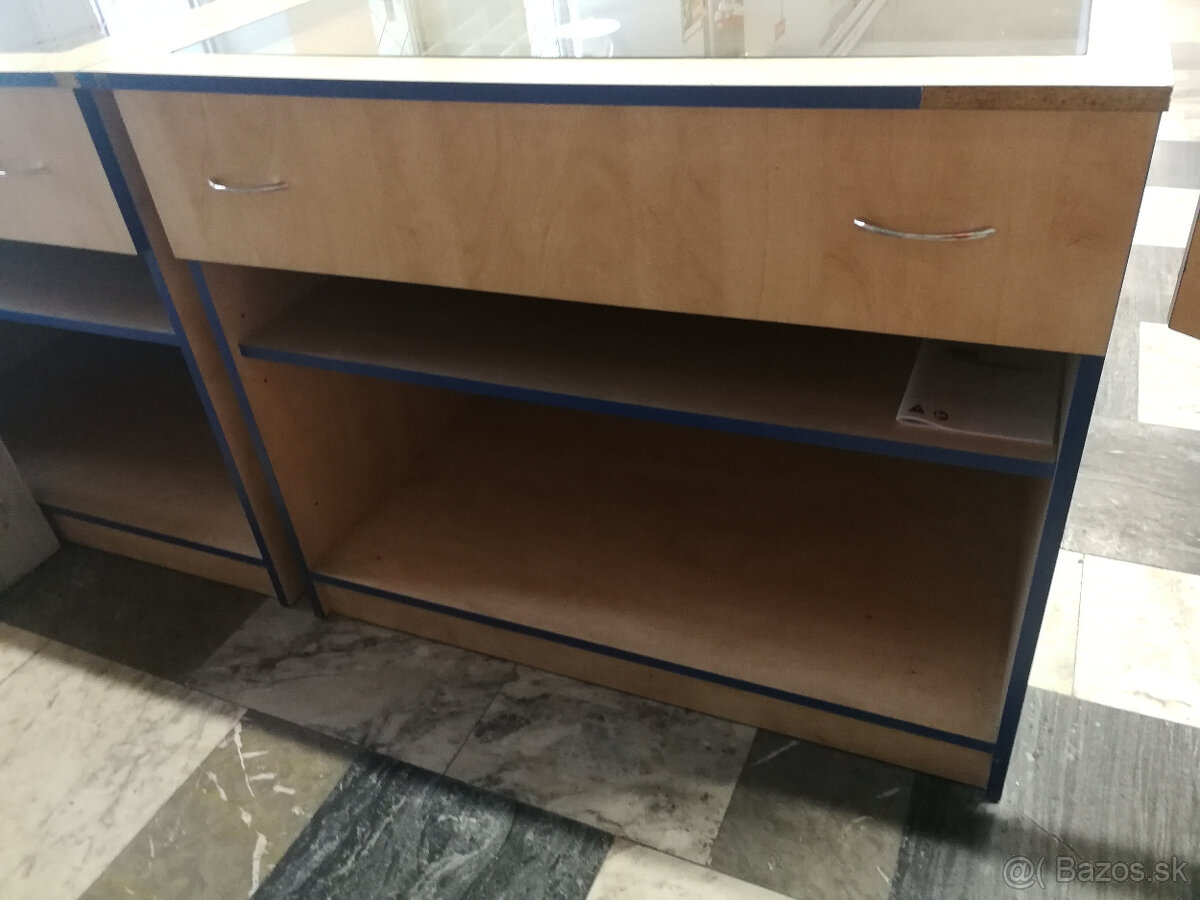 stôl+ regál - 4