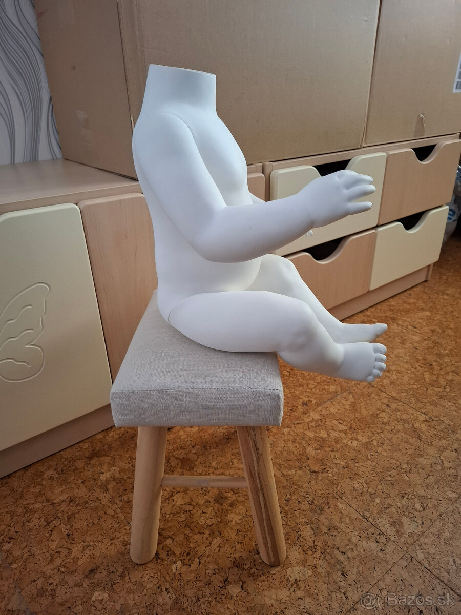 Detská sediaca figurína Mayoral bez hlavy -bábätko 6 mes. - 4