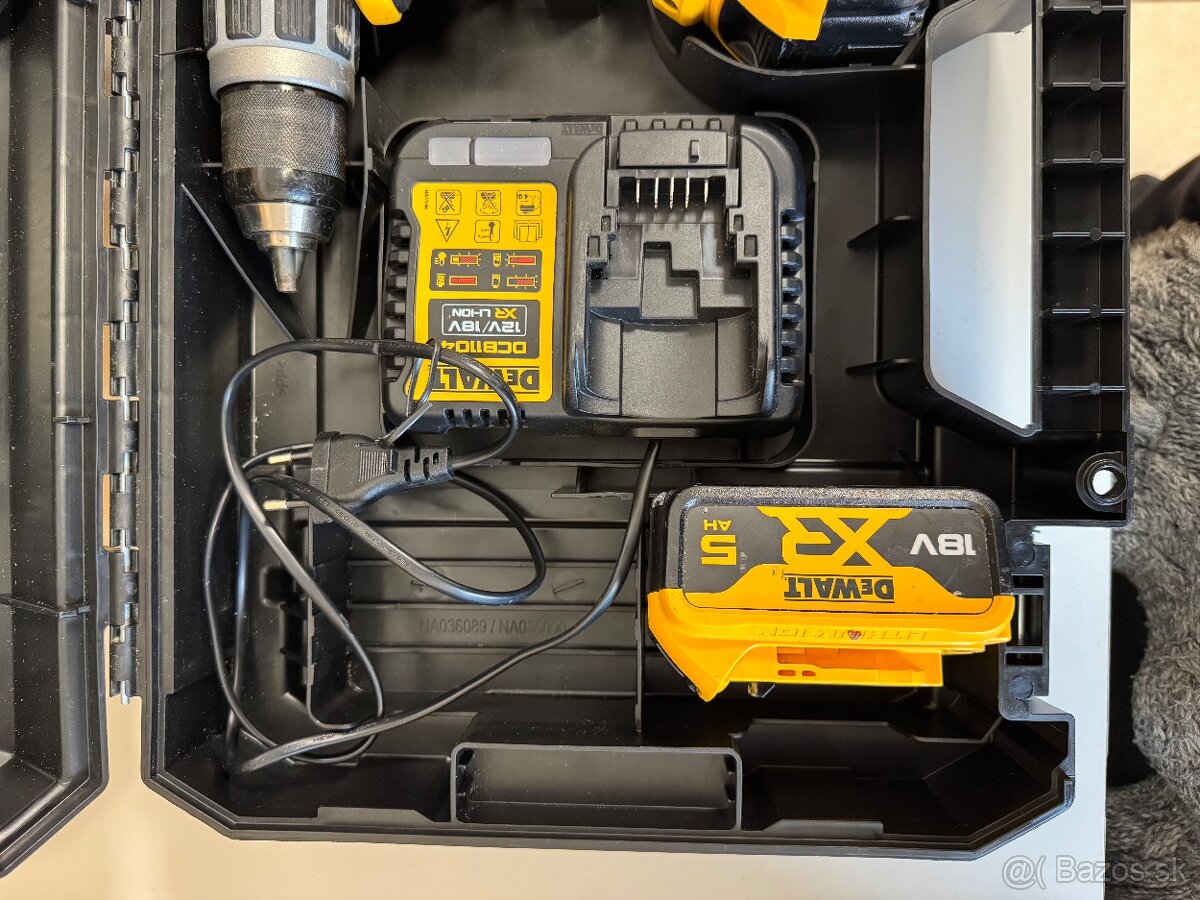 Aku Dewalt DCD796P2 - 4