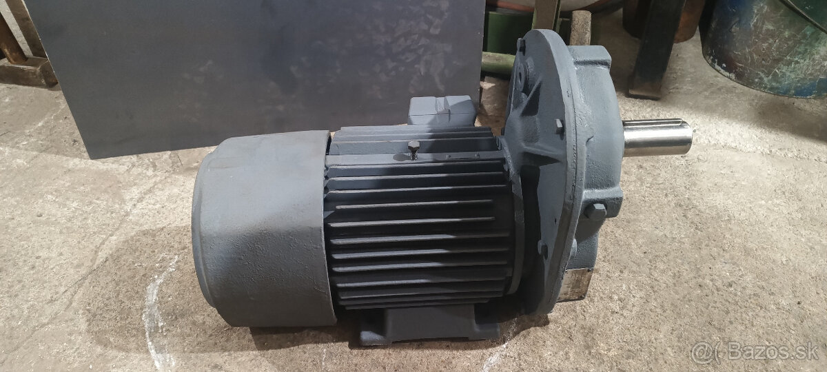 Elektromotor s prevodovkou - 4