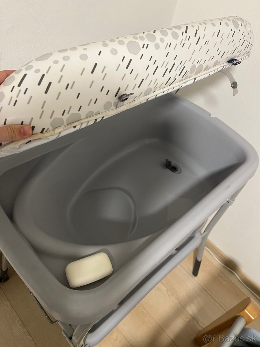 Prebaľovací pult s vaničkou chicco - 4