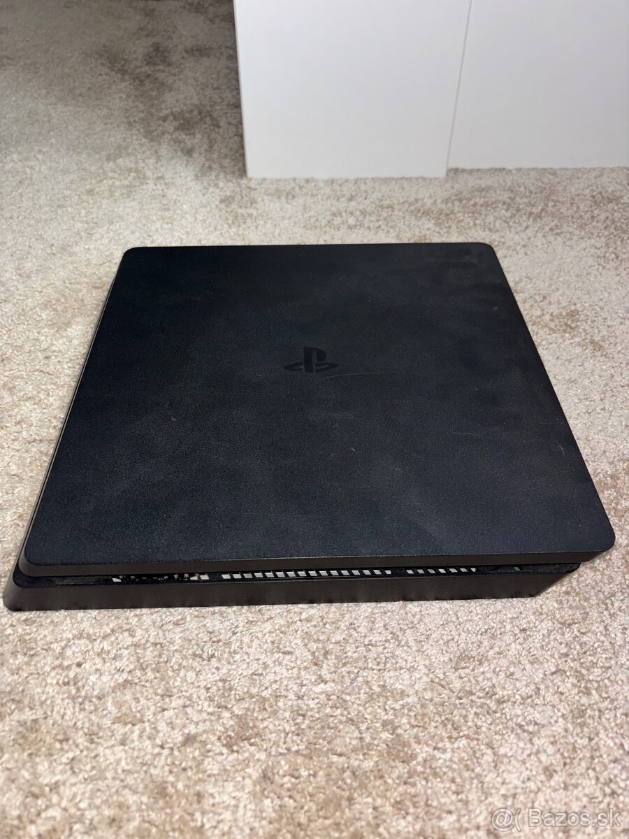 Playstation 4 slim 1TB - 4
