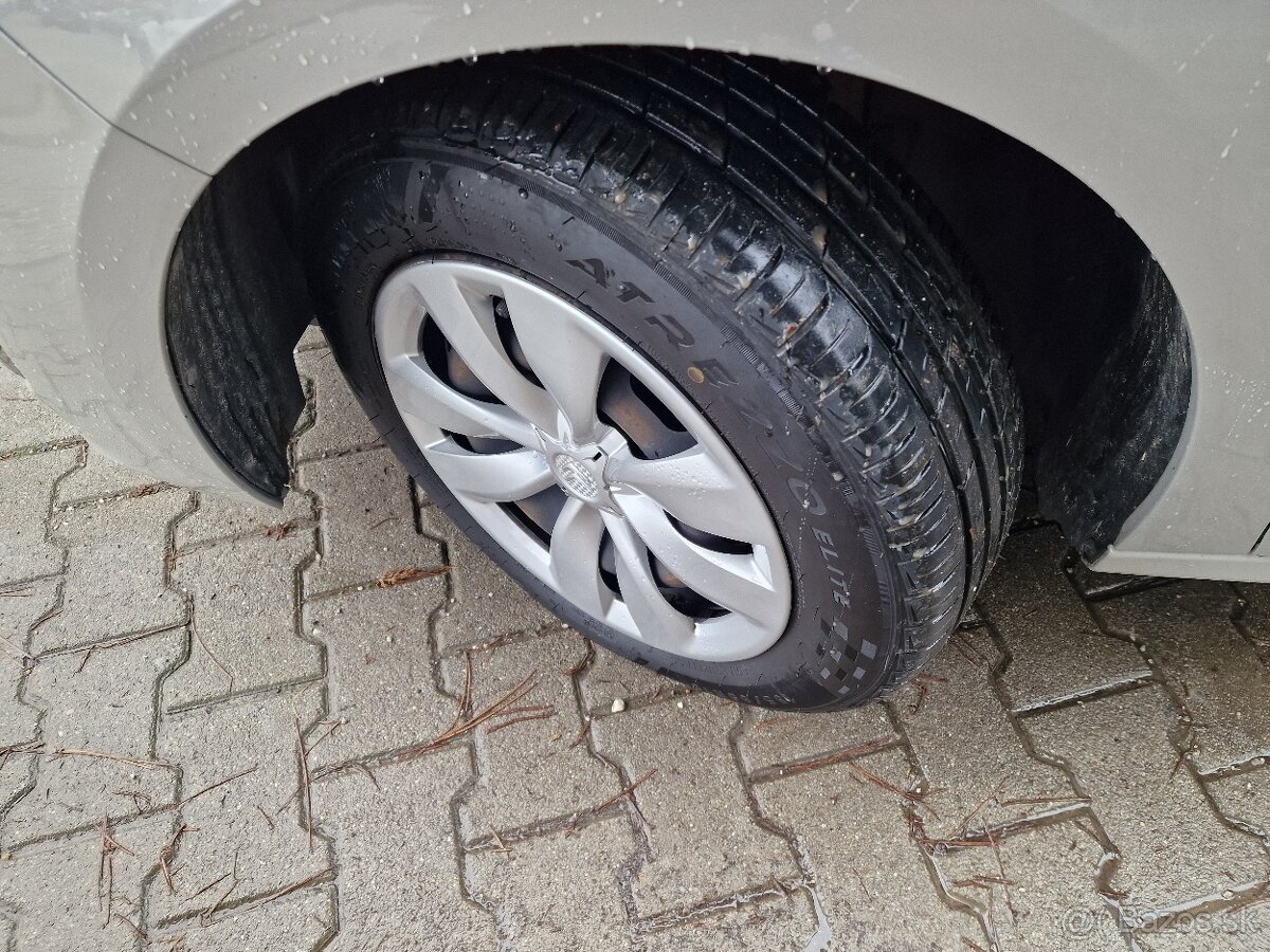 Citroen C-Elysée 1.2 PureTech 83k M5 (benzín) kup. SR - 4