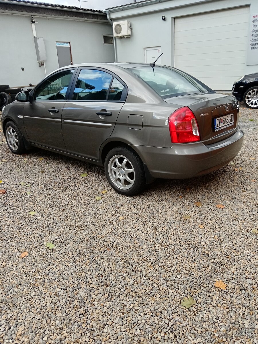 Hyundai Accent 1.4i rok.2009 - 4