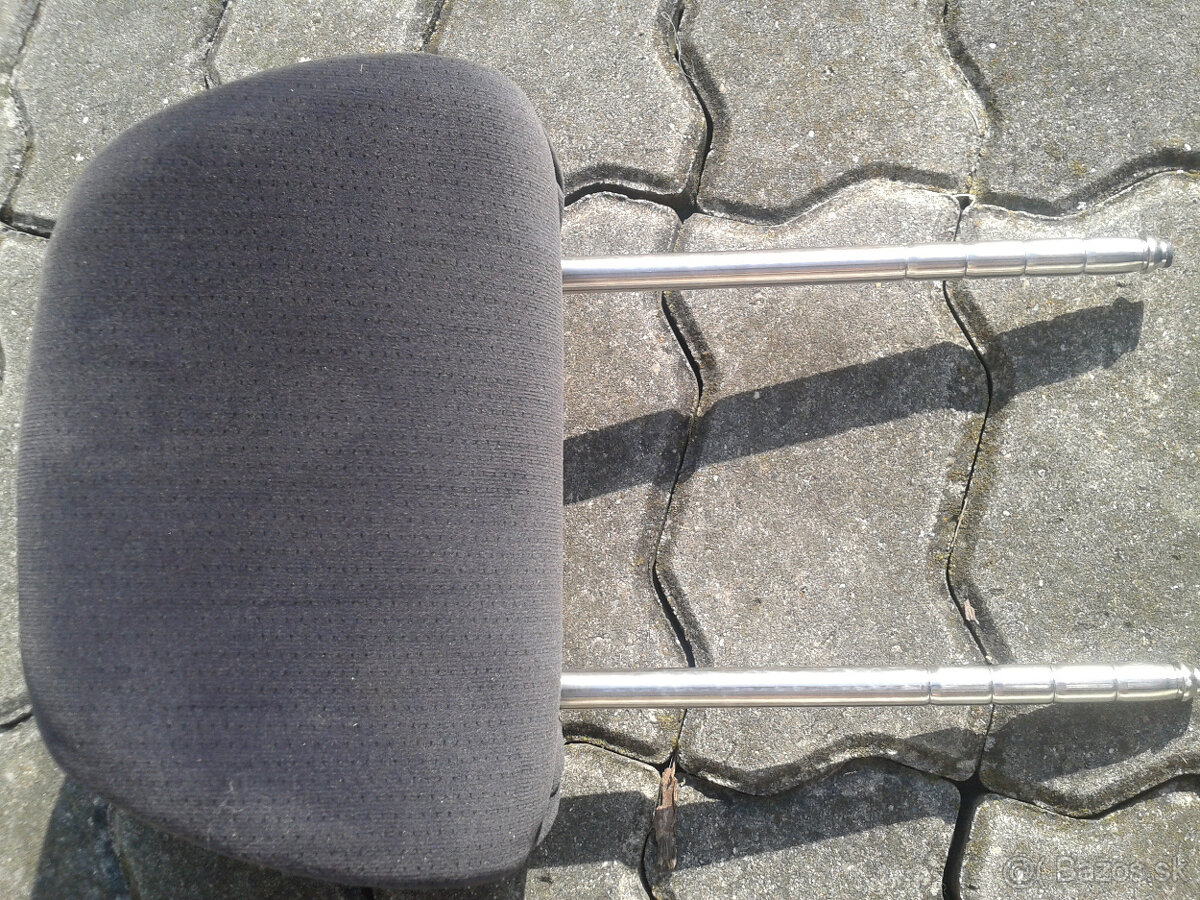 VW GOLF 4 / IV hlavové opierky - 4