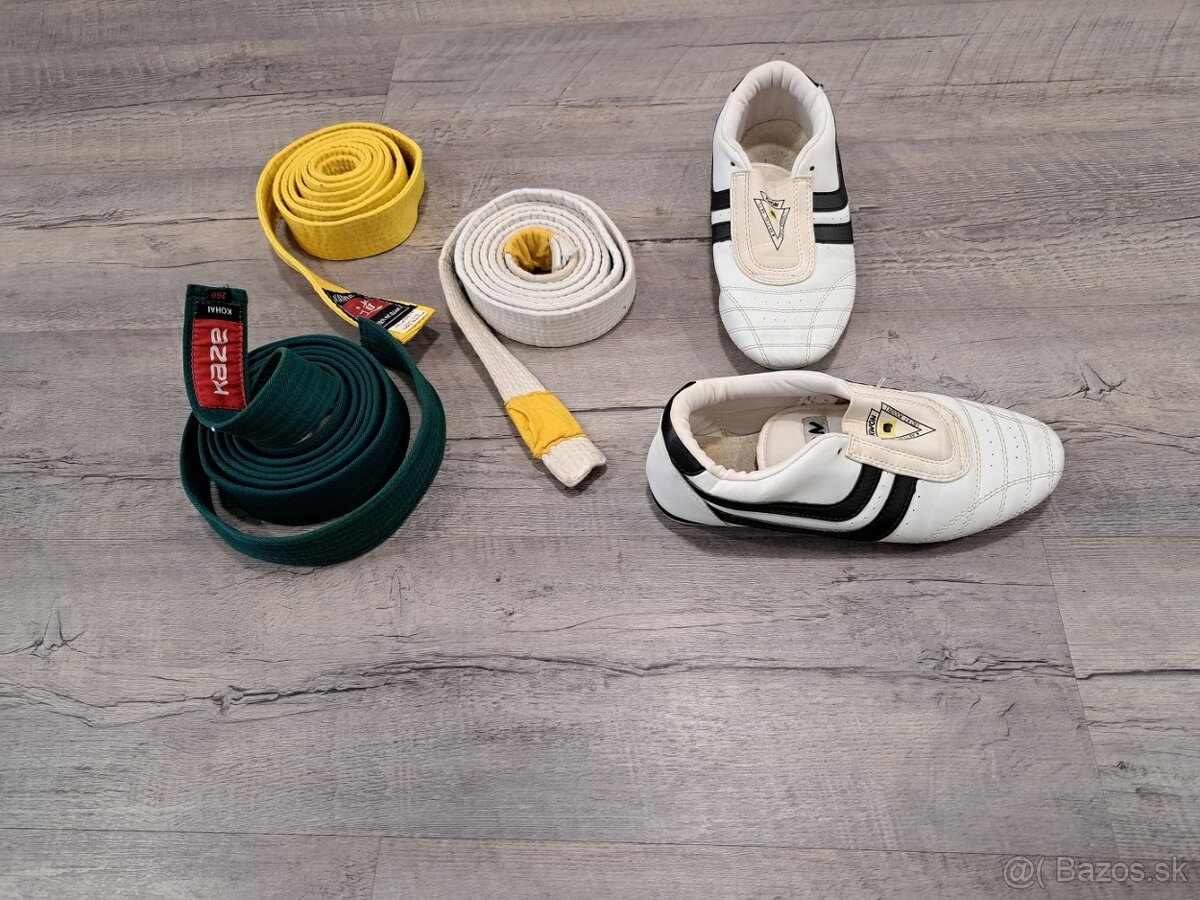 Karate - topánky a opasky. - 4