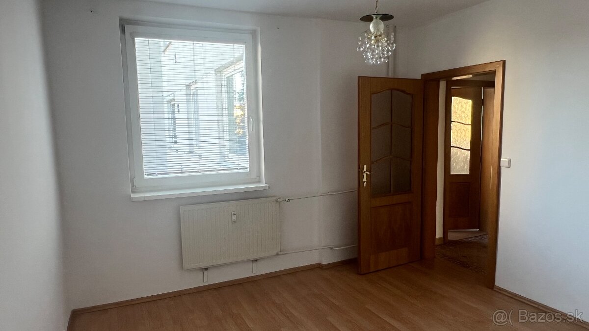 3 Izbovy byt Holleho 57 - 4