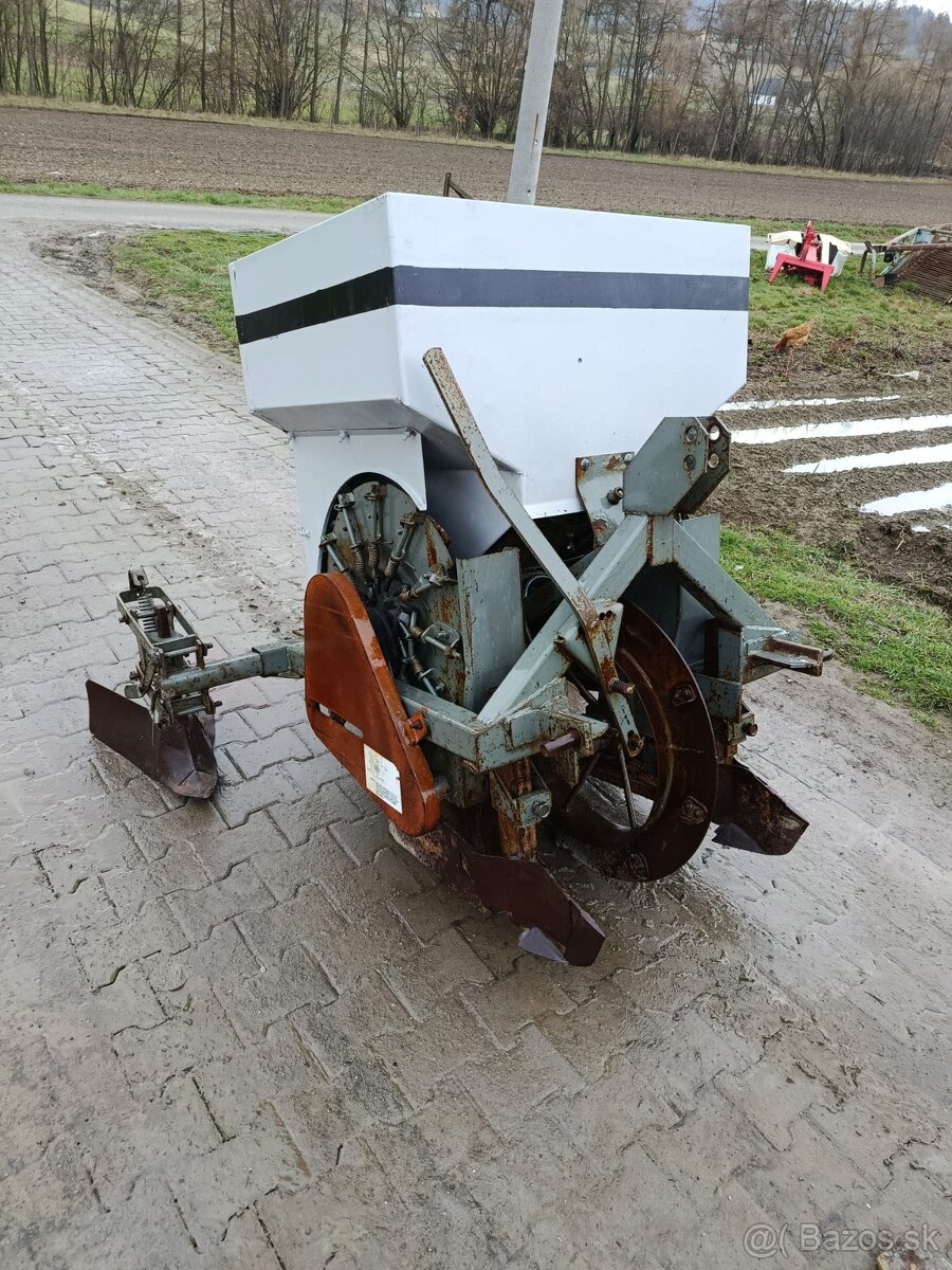 Sadzac na zemiaky - 4