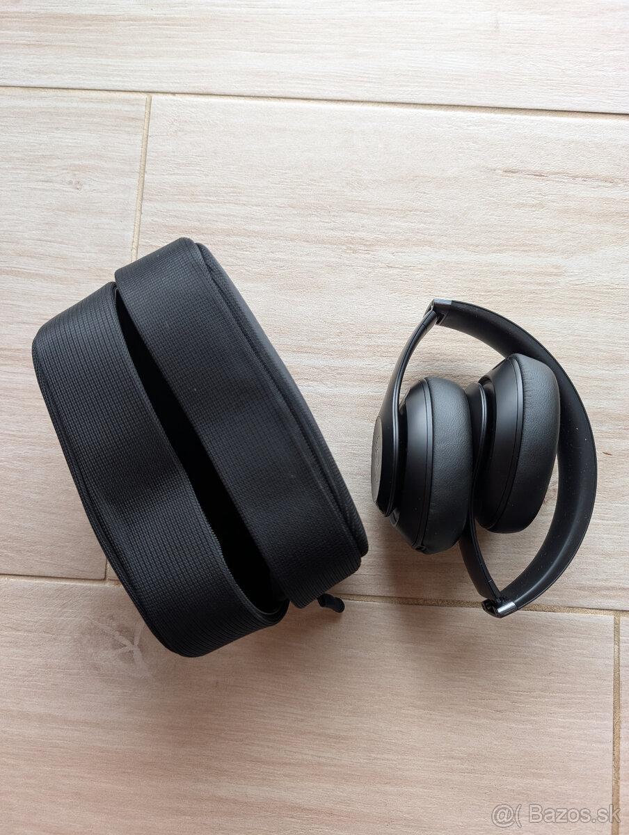 Beats by Dr. Dre Studio Pro Wireless, Black - 4