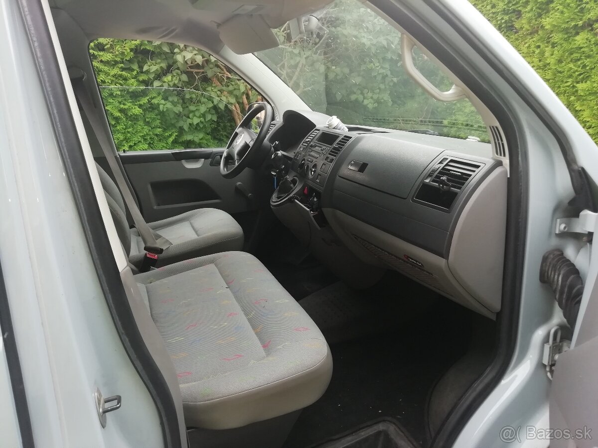 Volkswagen T5 transporter 6 miest - 4