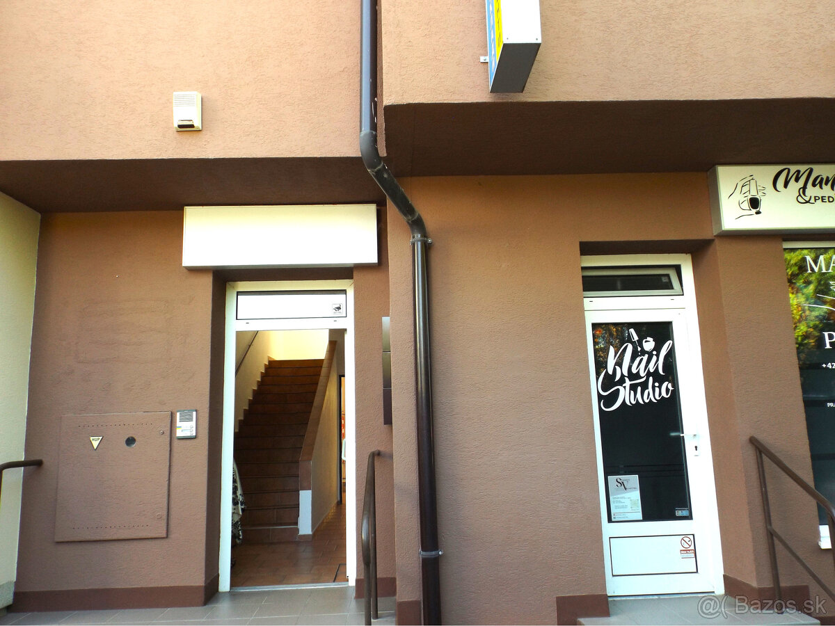 NA PREDAJ – polyfunkčný objekt v úplnom centre mesta Senec - - 4