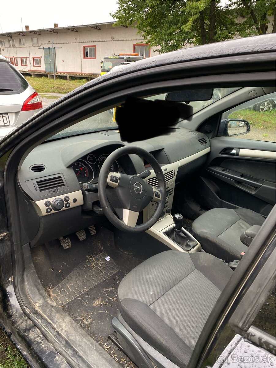 ROZPREDÁM Opel Astra H 1.6 benzín - 4