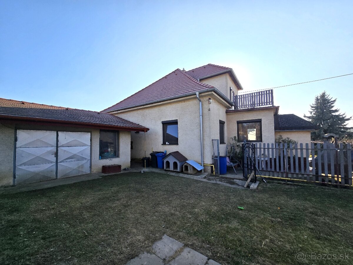 Rodinný dom s pozemkom 967 m² v obci Hosťová pri Nitre - 4