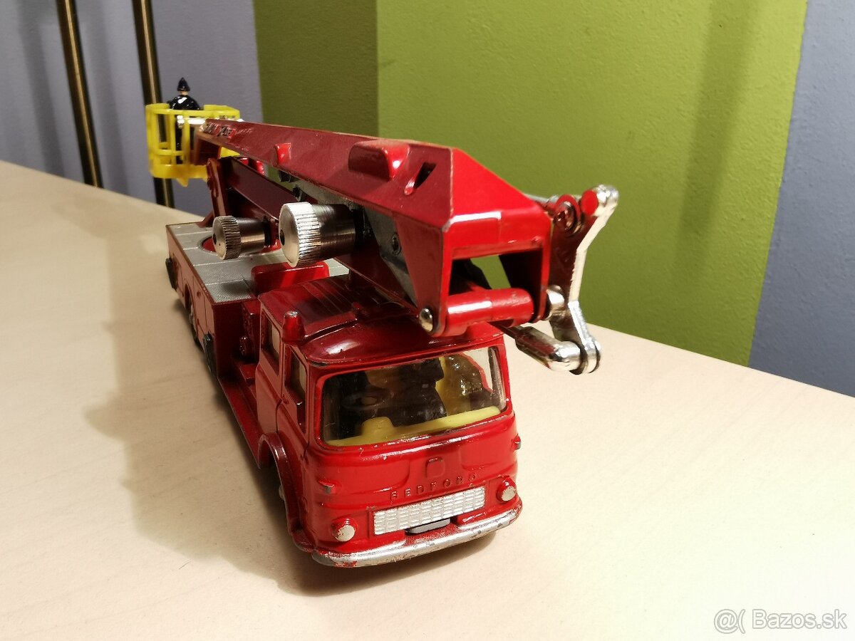 Corgi Major Simon požiarnici - 4