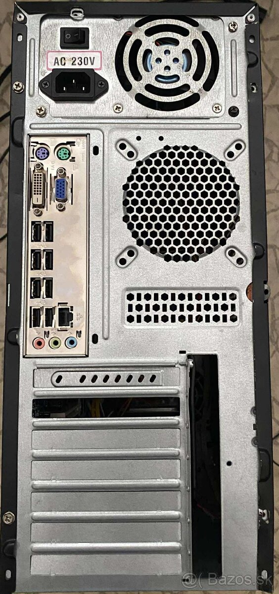 Predám kancelárski pc i3 4 gb ram 250 gb hdd - 4