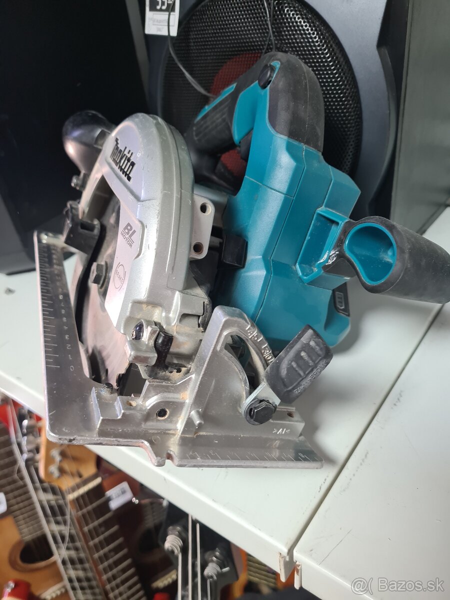 Okružná píla Makita DHS 660 - 4