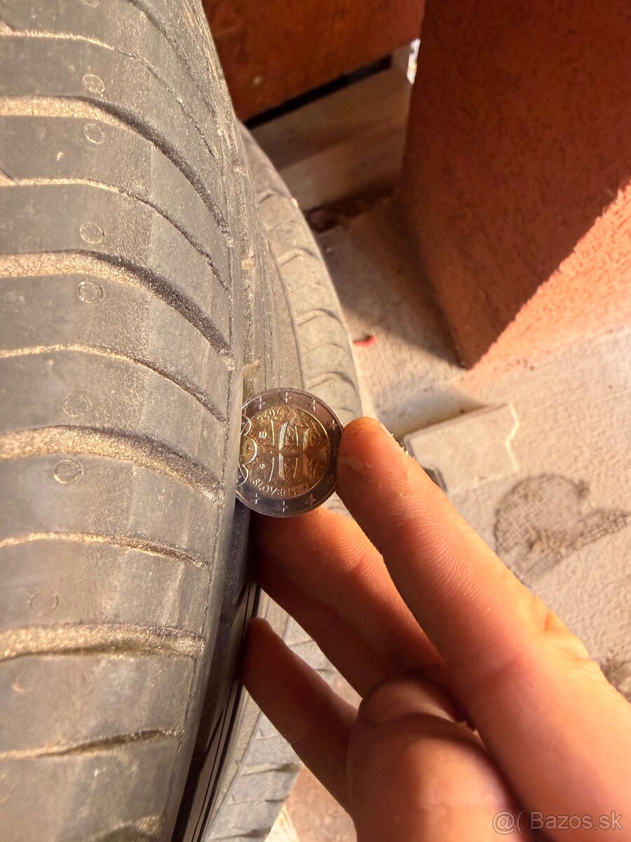 Golf 4 letne pneumatiky + disky - 4