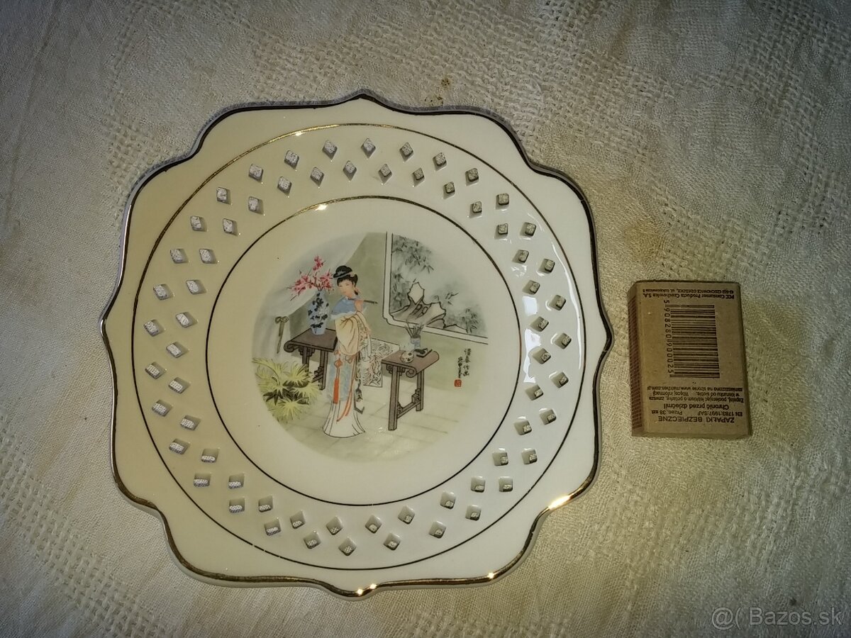 Porcelan . Tanier s jazdcom . Tanier s čínskym motívom. - 4