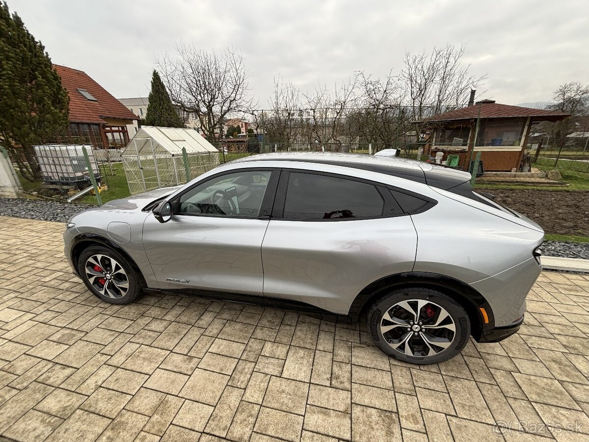 Mustang Mach-E 4x4 ER , 98 KWH , 351 koní odpočet DPH - 4