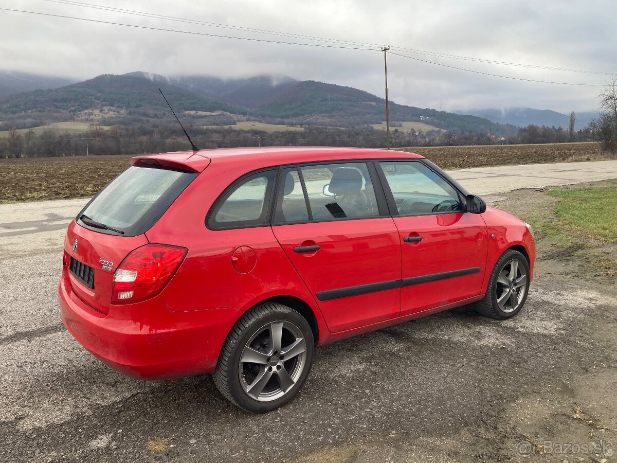 SKODA FABIA 1.6 TDI 66 KW NAJ.178000 KM MÓD ROK 2011 - 4